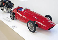 2.全球產量只有二十六輛的250F賽車（1954年），曾贏得1957年的F1賽事.jpg